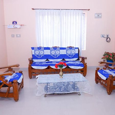 Giri'S Homestay Madikeri Eksteriør billede