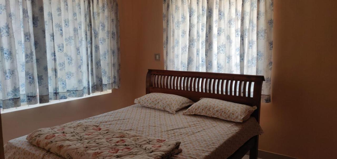 Giri'S Homestay Madikeri Eksteriør billede