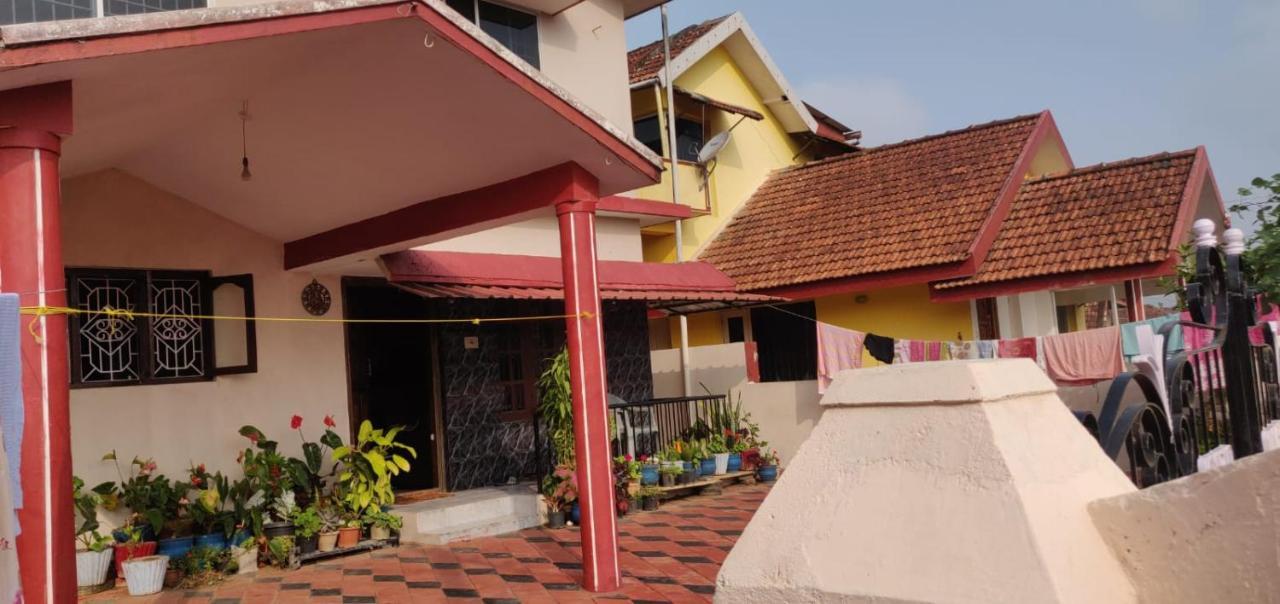 Giri'S Homestay Madikeri Eksteriør billede