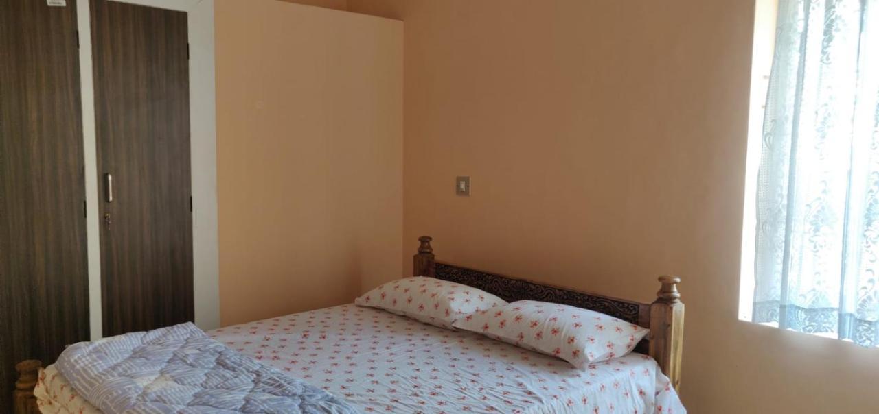 Giri'S Homestay Madikeri Eksteriør billede