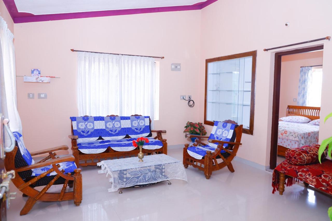 Giri'S Homestay Madikeri Eksteriør billede