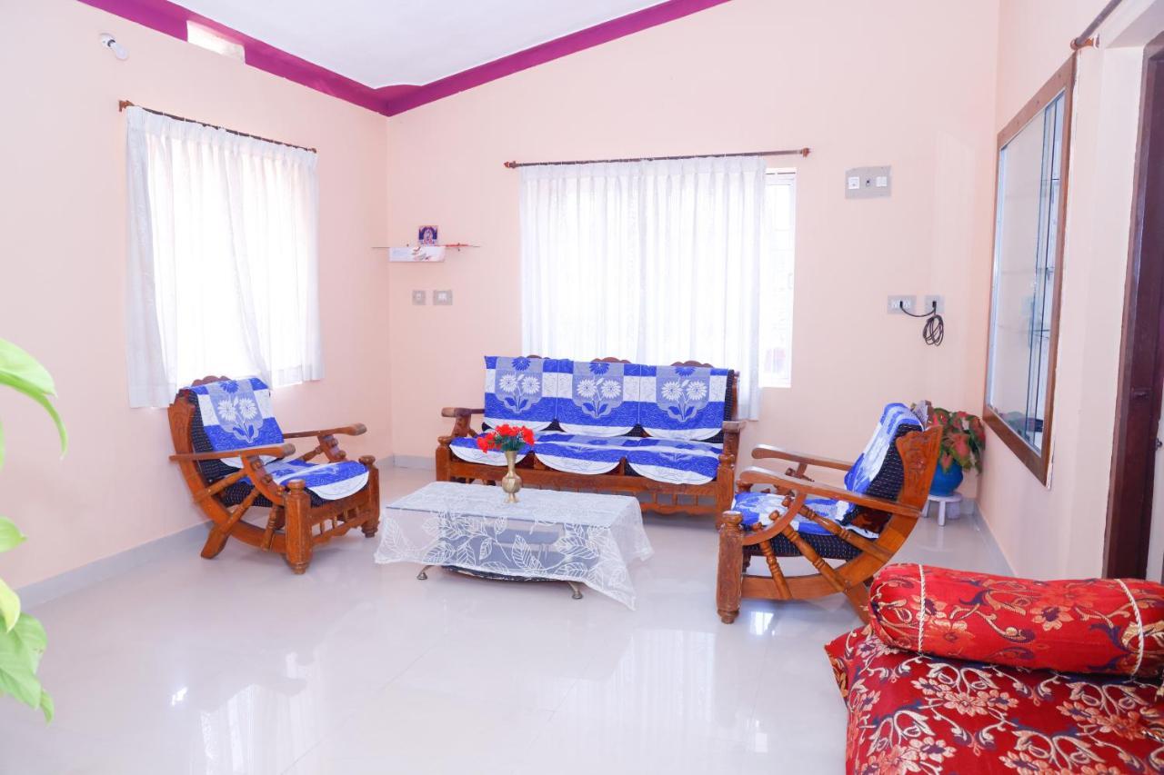 Giri'S Homestay Madikeri Eksteriør billede