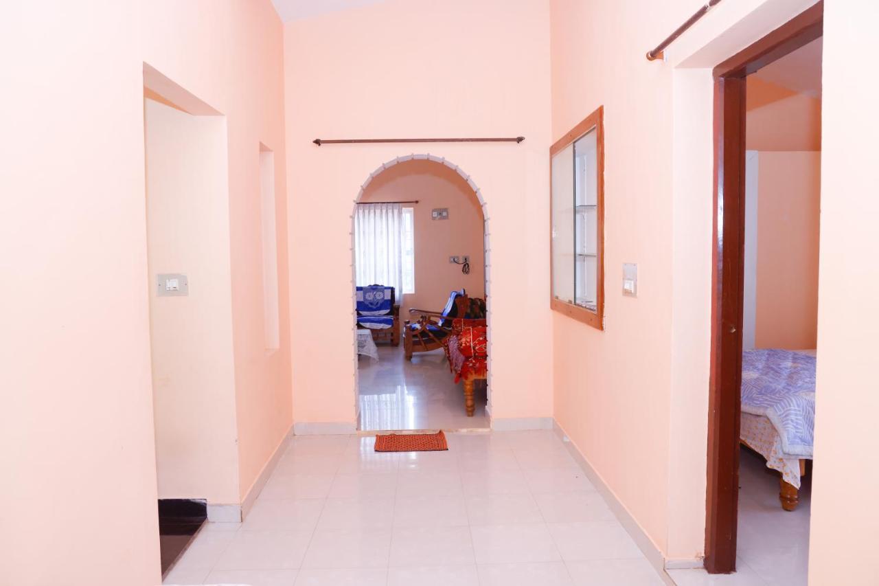 Giri'S Homestay Madikeri Eksteriør billede